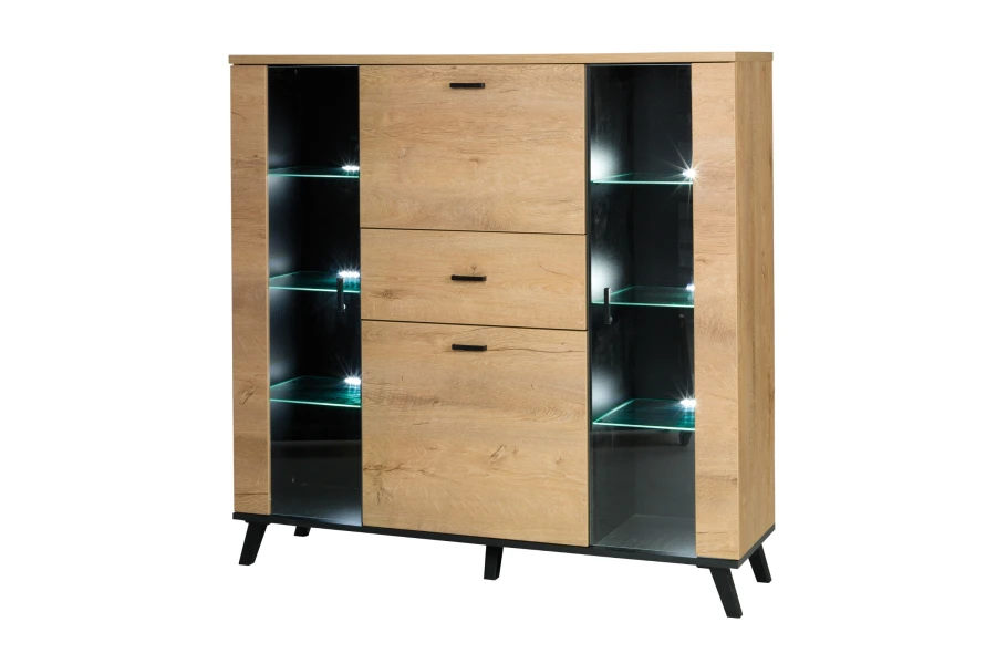 Elegantes Highboard in Eichenoptik mit beleuchteten Glasfächern und viel Stauraum aus der Liam Serie.