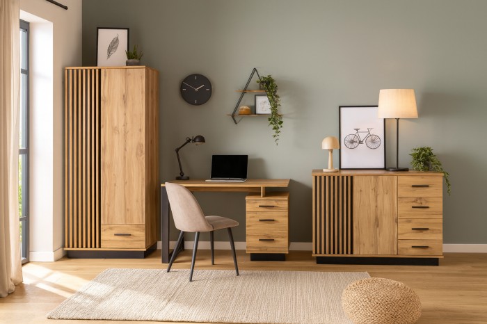 Modern eingerichtetes Zimmer mit Möbeln der Lami Kollektion in Eiche-Dekor für ein harmonisches Wohnambiente.