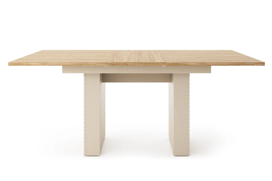 Frontalansicht des ausgezogenen Togy Esstischs 06 in Beige und heller Eiche.