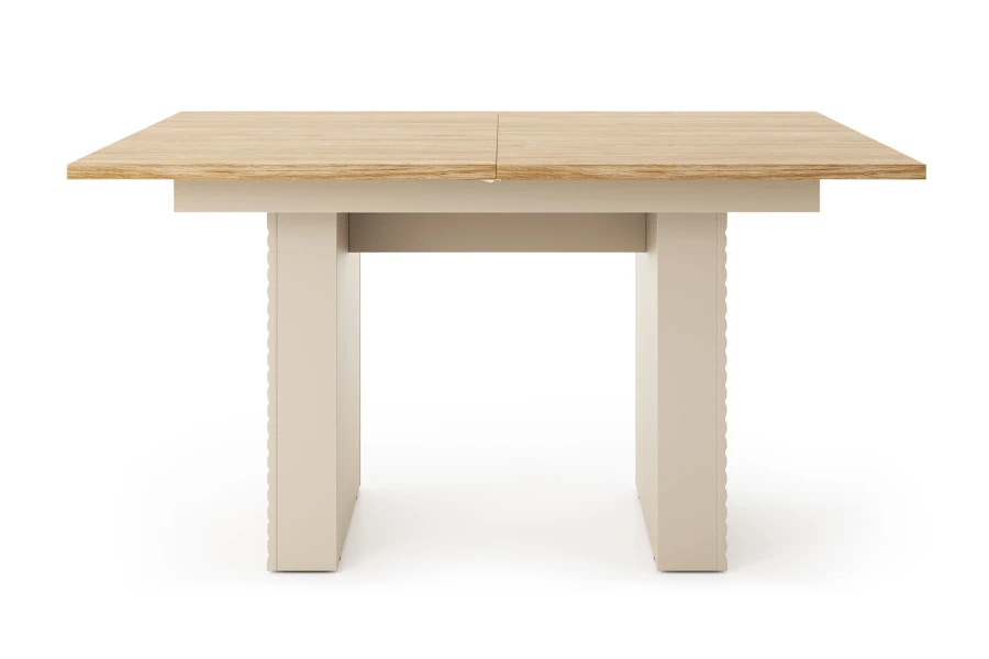 Der geschlossene Esstisch Togy 06 in Beige und Eiche-Nachbildung, Frontansicht.