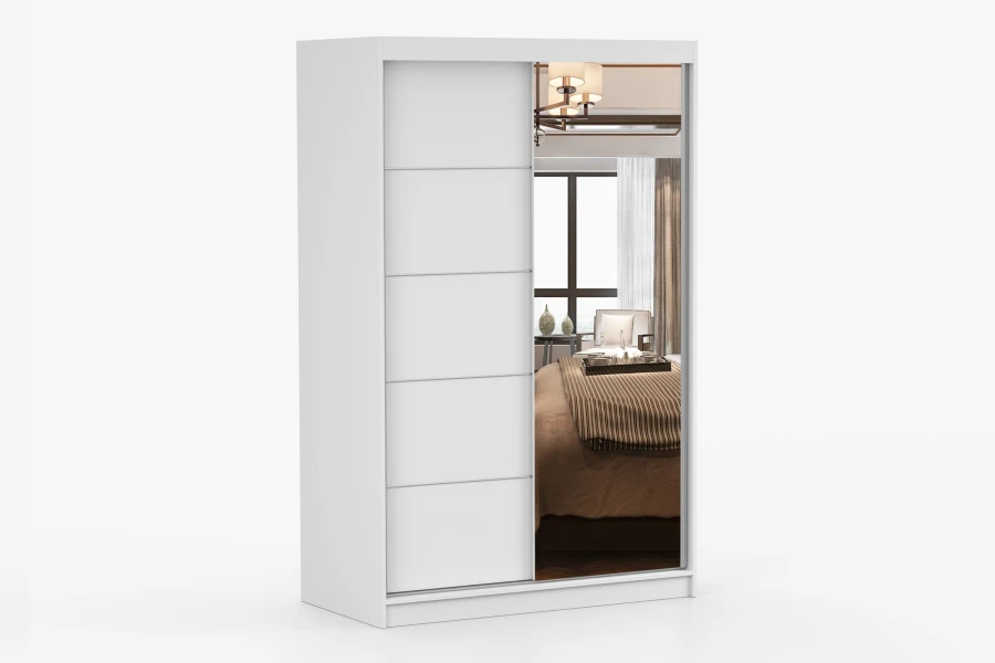 Weißer Schwebetürenschrank mit Spiegelfront, zeitloses Design für das Schlafzimmer.