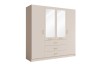 Beige 4-deurs kledingkast met spiegeldeuren en elegante gouden handgrepen.