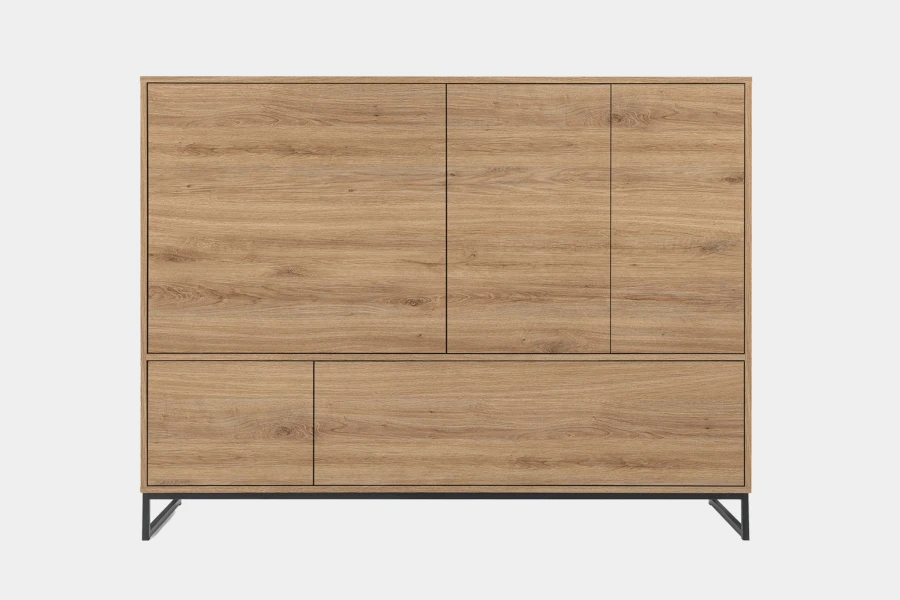 Großes Sideboard in Eiche-Dekor mit schwarzen Metallbeinen und viel Stauraum