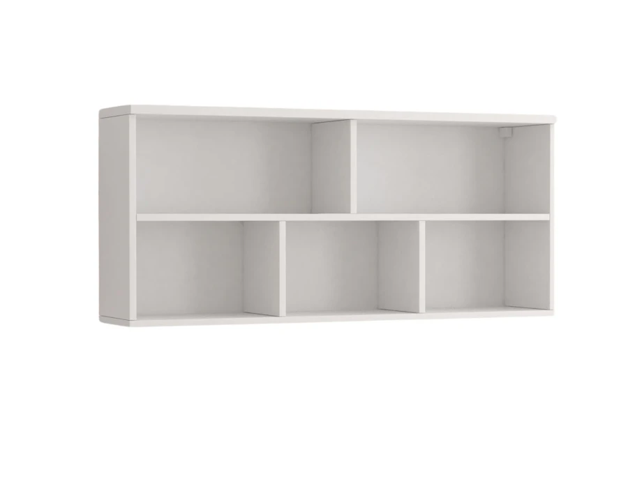 Weißes Hängeregal mit mehreren Fächern für Kinderzimmer, schlichtes Design der Serie Inge.