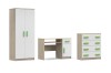 Kinderzimmer-Set in Eiche-Optik und Weiß mit grünen Griffen: Schrank, Schreibtisch, Kommode.