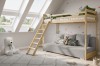 Kinderzimmer-Einrichtung mit Hochbett Sidney unter dem Dachfenster