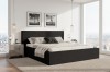 Schwarzes Polsterbett in luxuriösem Schlafzimmer-Ambiente mit großem Fenster und Stadtpanorama.