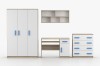 Kinderzimmer Möbelset in Weiß und Eiche mit blauen Griffen: Schrank, Schreibtisch, Regal und Kommode.