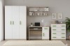 Jugendzimmer Set in Weiß und Eiche mit grünen Griffen, bestehend aus Schrank, Kommode und Schreibtisch.