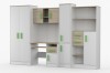 Modernes Jugendzimmer-Set in Weiß und Eiche mit grünen Griffen, Schreibtisch und Kleiderschrank.