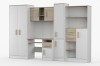 Modernes Jugendzimmer-Set in Weiß und Eiche mit hellen Holzgriffen, schräge Ansicht.