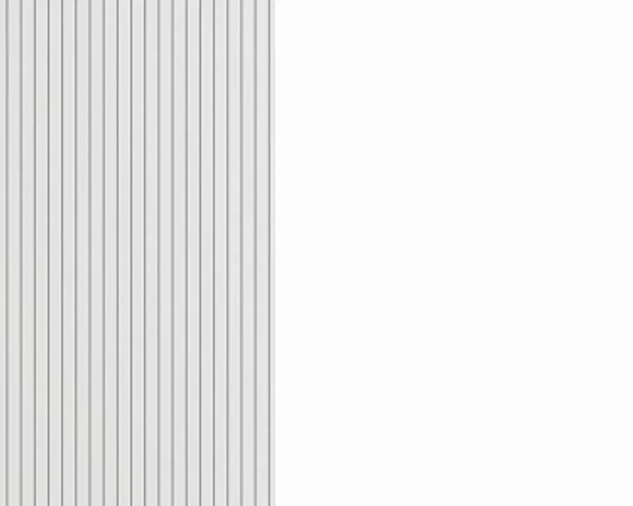 Detailaufnahme einer weißen Rillenstruktur für moderne Möbelfronten.
