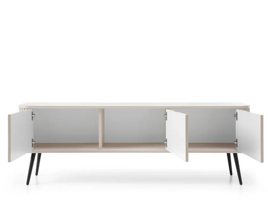 Innenansicht des beigen TV-Boards mit geöffneten Türen und viel Stauraum.