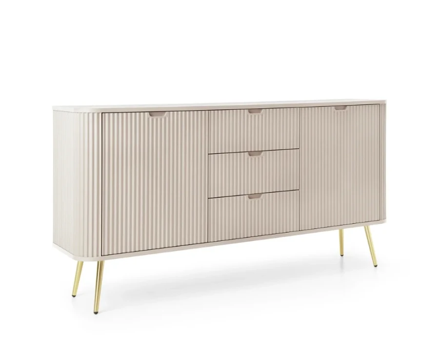 Seitenansicht eines beigen Design-Sideboards mit Rillenoptik und schlanken goldenen Füßen.