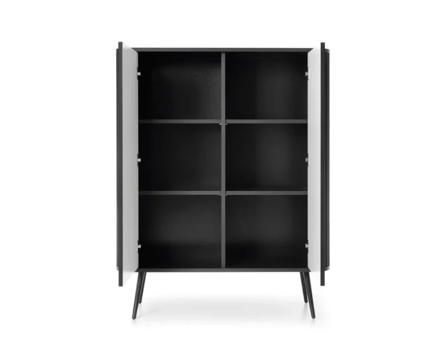 Innenansicht eines schwarzen Highboards mit offenen Türen und sechs praktischen Regalfächern.
