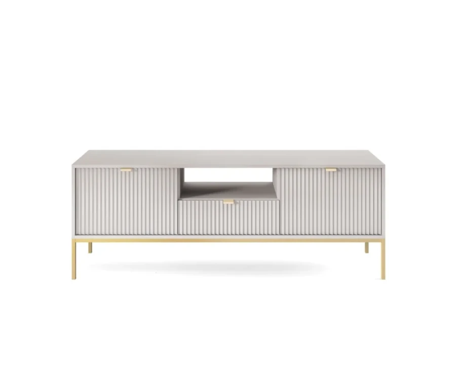 Graues TV-Lowboard mit geriffelter Front und goldenen Beinen in Frontansicht.