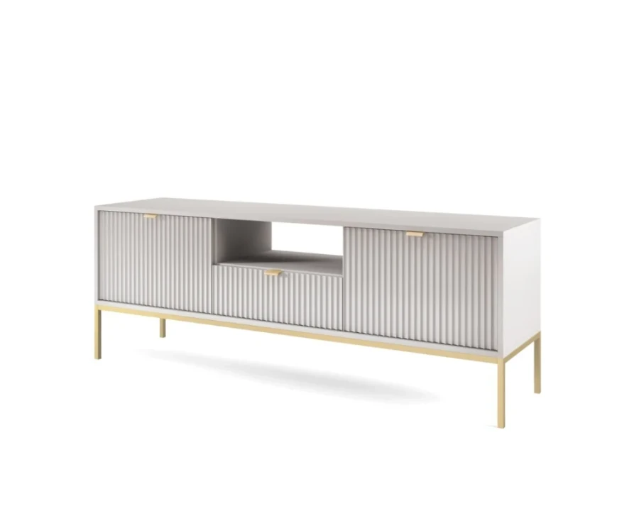 Modernes graues TV-Board mit Lamellenstruktur und goldenen Akzenten, schräge Ansicht.