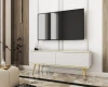 Modernes weißes TV-Lowboard mit goldenen Beinen im eleganten Wohnzimmer.