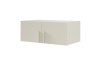 Moderne beige hangkast met twee deuren en verticale handgrepen.