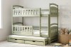 Grünes Etagenbett aus Holz mit Ausziehbett und zwei Schubladen für das Kinderzimmer.
