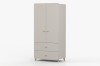 Zweitüriger Kleiderschrank in Beige mit Holzknöpfen und Schubladen, Seitenansicht von rechts.
