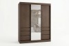 Dunkler Kleiderschrank mit Spiegeltür und Schubladen vor weißem Hintergrund.
