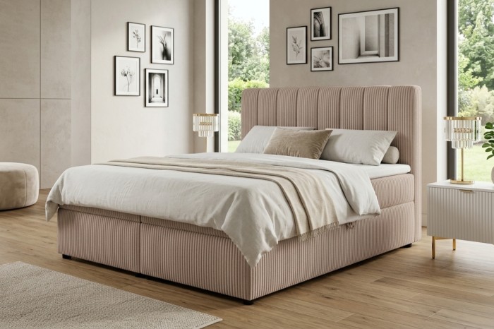 Modernes Schlafzimmer-Ambiente mit dem beigen Cord-Boxspringbett Victor.