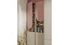Detailansicht eines Lexo Regals mit stylischen rosa Türelementen und Stauraum.