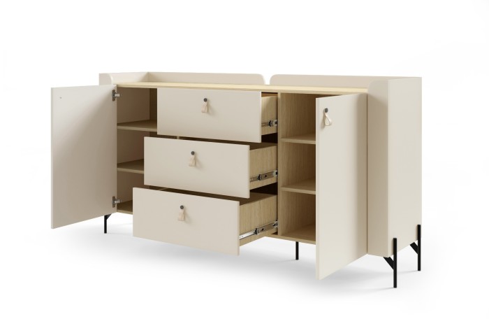Geöffnetes Sideboard in Beige zeigt Stauraum mit Fachböden und drei ausgezogenen Schubladen.