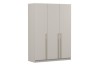 Moderner 3-türiger Schrank in Beige mit schlanken Gold-Griffen in Seitenansicht.